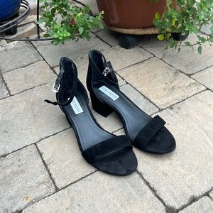 Steve Madden black suede ankle strap block heel Irenee sandal 7.5